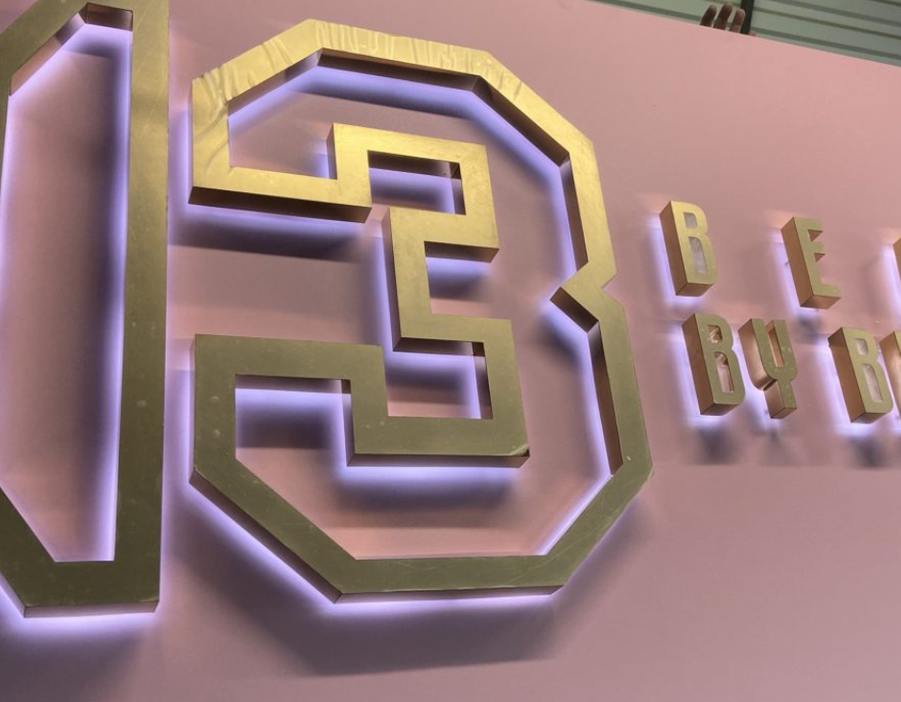 Изготовление объемных вывесок с подсветкой на заказ в Москве и Московской области